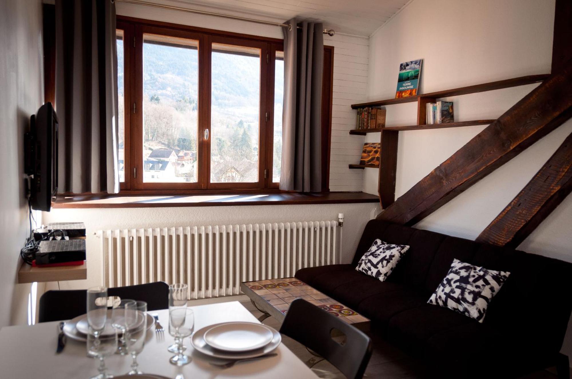 Le T2 Douillet D'Uriage - Residence Le Louvre - Cure Thermale Uriage- Proche Chamrousse - Jusqu'A 3 Personnes - Region Agreable En Toute Saison Vaulnaveys-le-Haut Luaran gambar